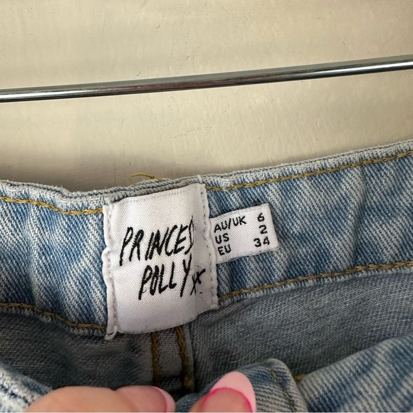 Princess Polly | Light Wash Slim Leg Jeans with Butt Cut Size 2 - Picture 4 of 6